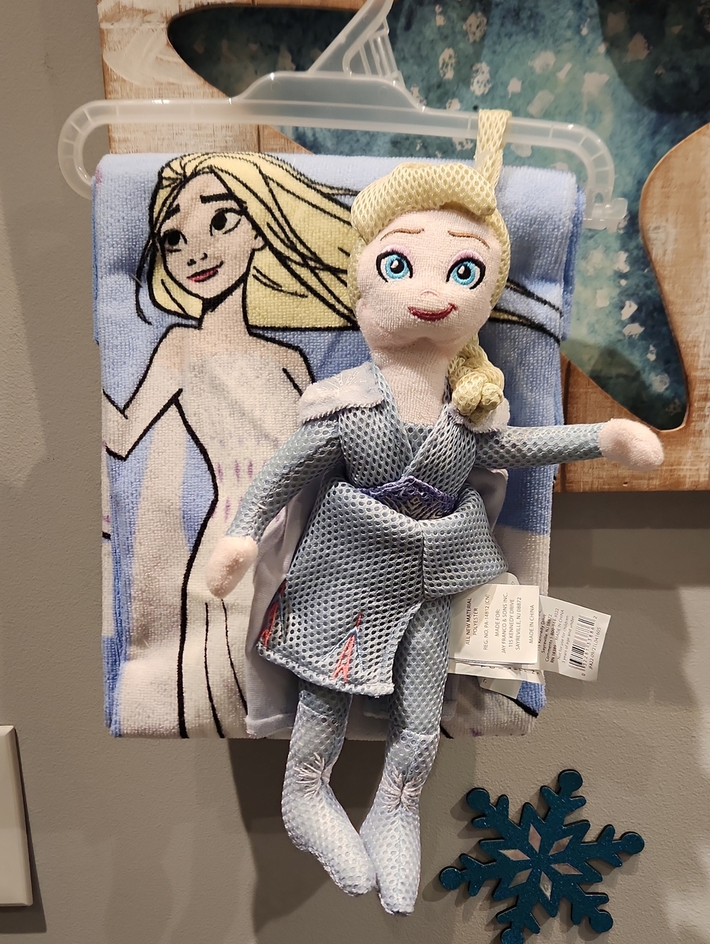 NWOT Disney Frozen Elsa 2pc Set Doll & Towel